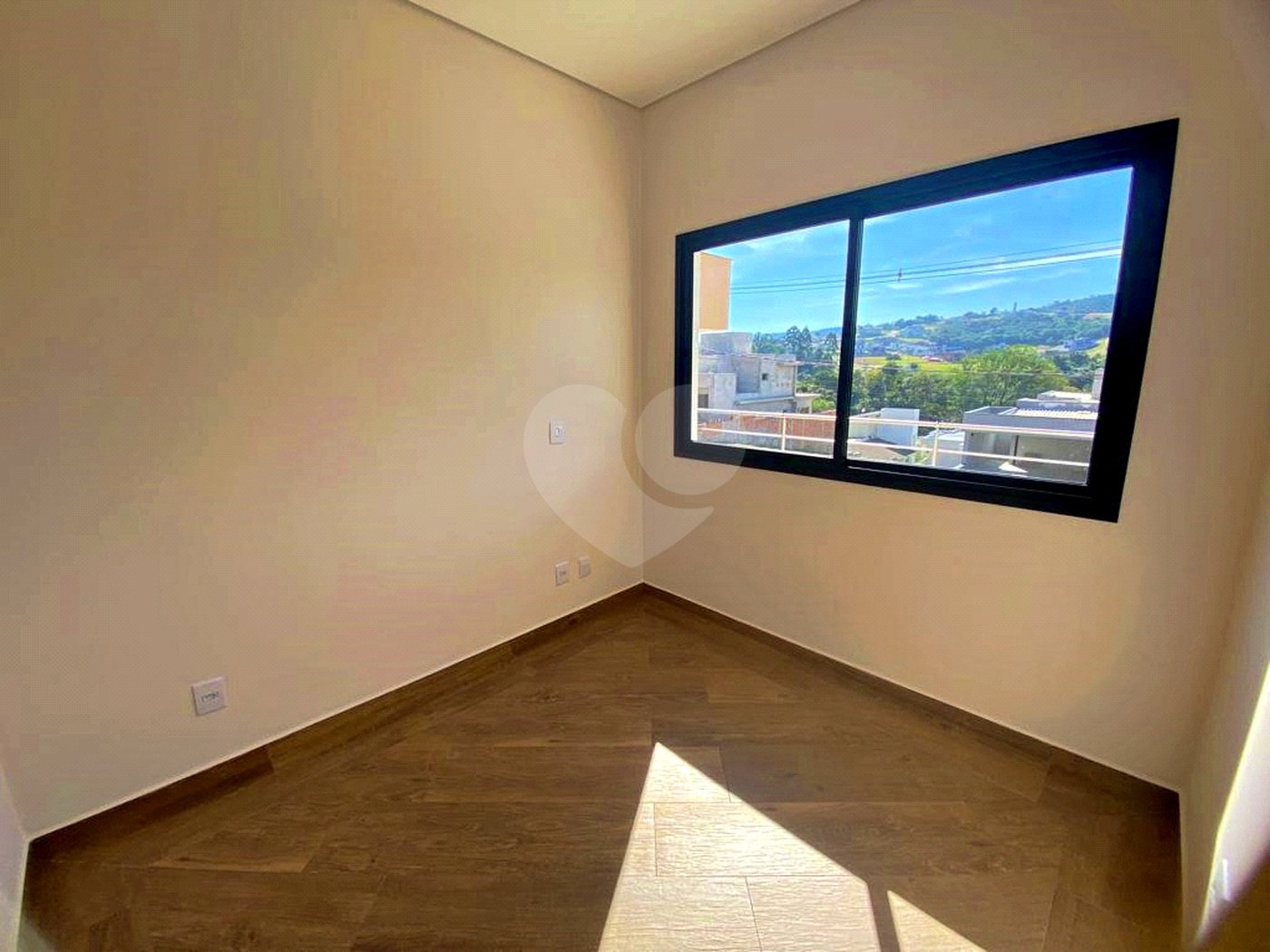 Casa à venda com 3 suítes no condomínio Santa Isabel I, Louveira - SP