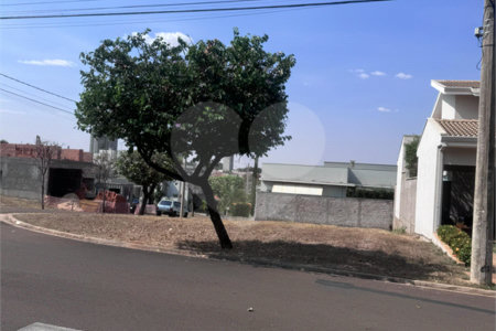 Terreno à venda em Residencial Village Damha II, Araraquara, SP