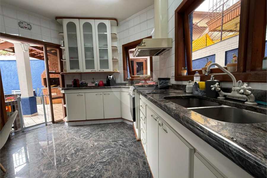 Casa à venda ou para alugar com 3 quartos, sendo 1 suíte, no condomínio Da Serra, São Paulo - SP