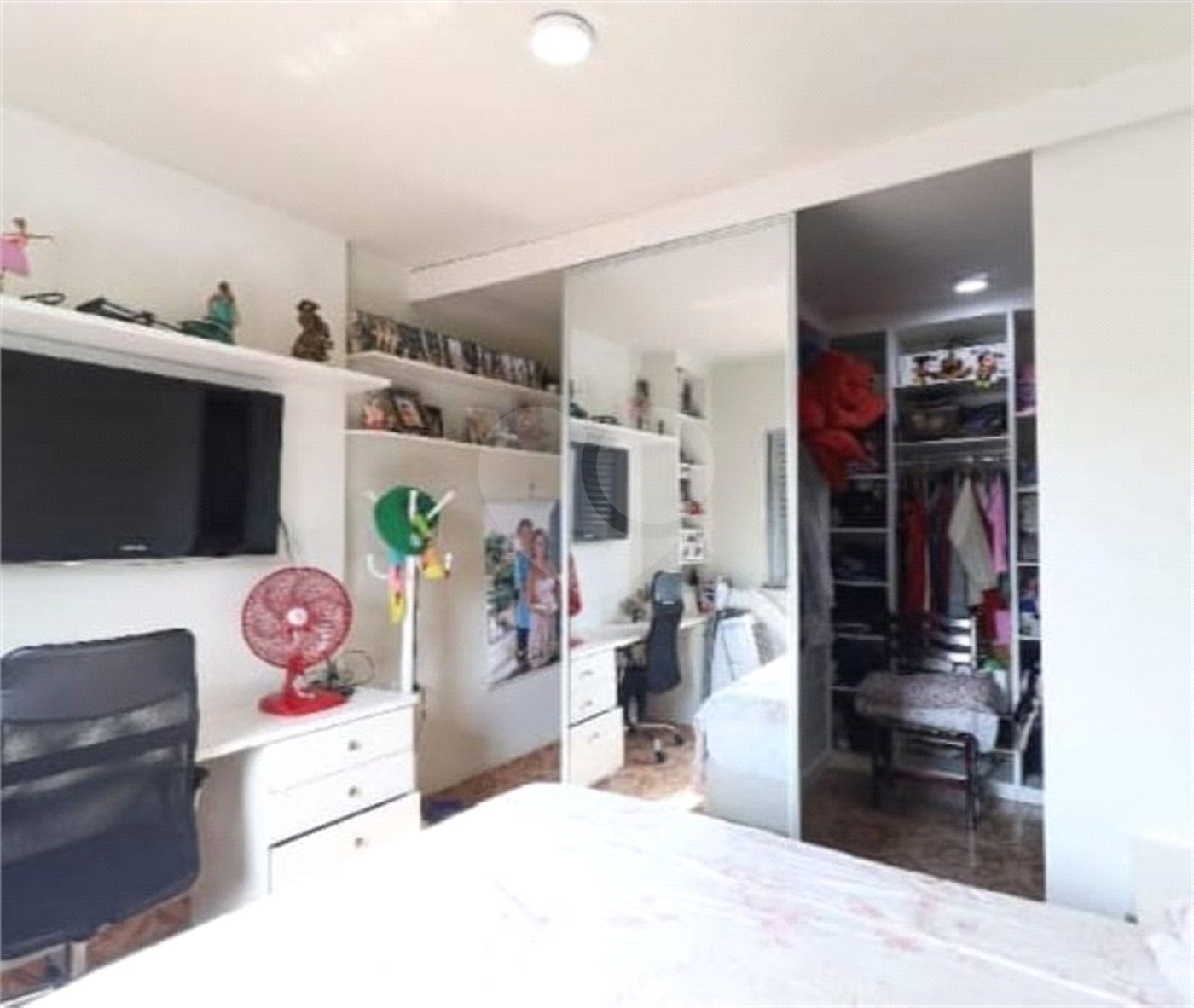 Sobrado à venda com 3 quartos, sendo 1 suíte,  em Vila Constança, São Paulo, SP