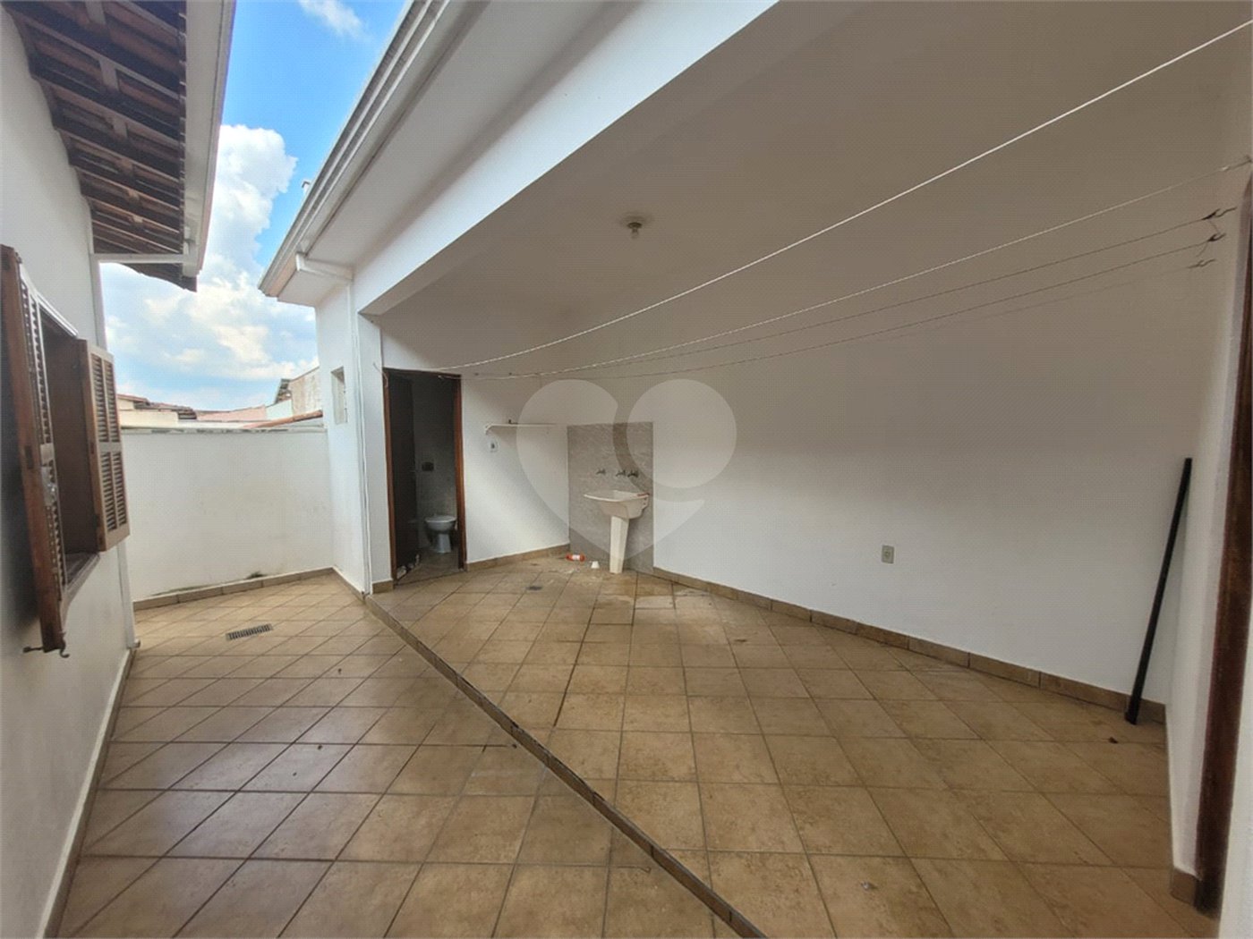 Sobrado à venda com 4 quartos, sendo 1 suíte,  em Jardim Itamaracá, Indaiatuba, SP