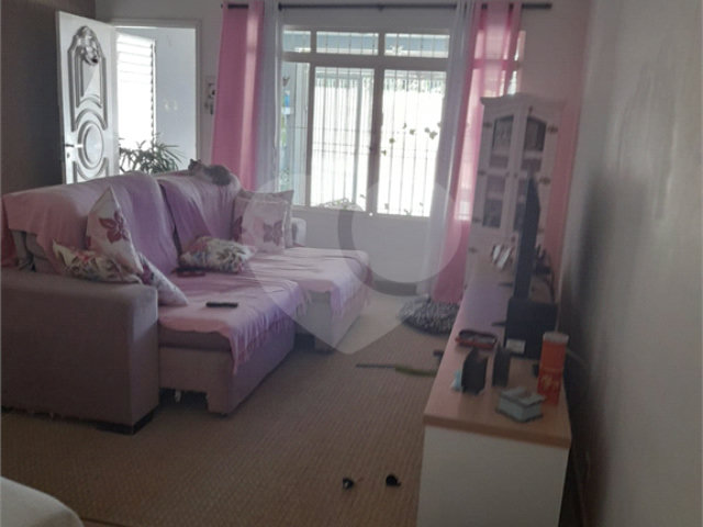 Sobrado à venda com 3 quartos, sendo 1 suíte,  em Vila Romero, São Paulo, SP