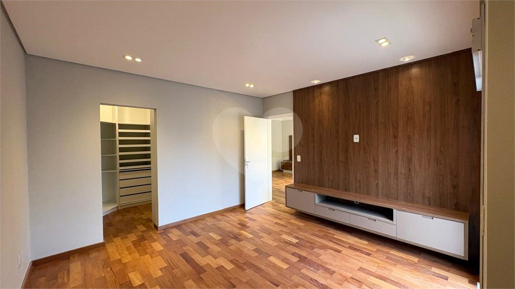 Casa à venda com 4 quartos, sendo 3 suítes, no condomínio Mont Blanc, Sorocaba - SP
