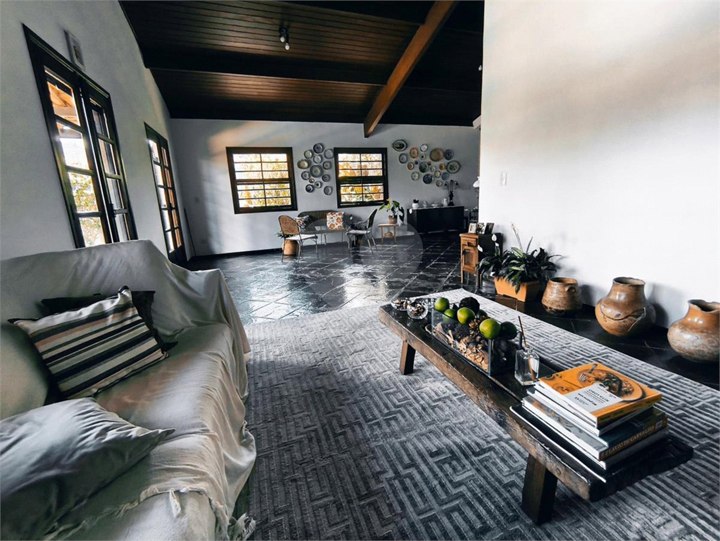Casa à venda com 4 quartos, sendo 2 suítes, em Jardim Santa Bárbara, Atibaia, SP