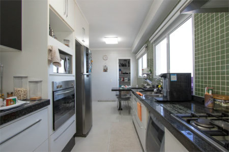 Apartamento à venda com 4 quartos, sendo 3 suítes,  em Vila Romana, São Paulo, SP