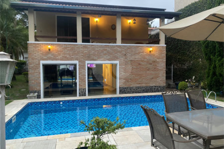 Casa à venda com 4 suítes em Granja Julieta, São Paulo, SP