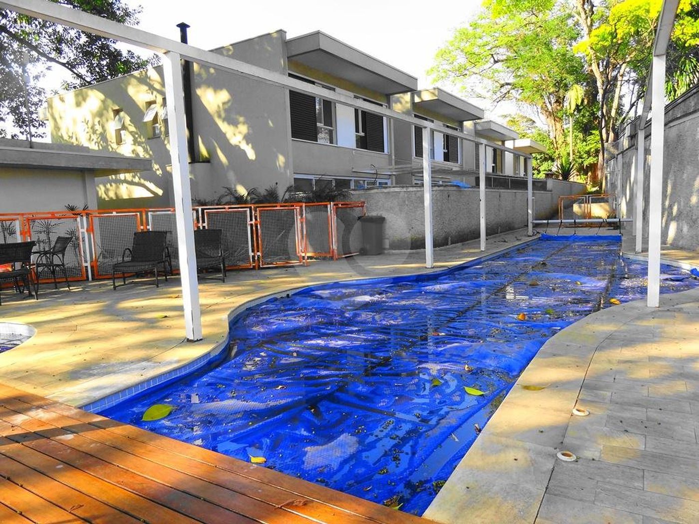 Casa à venda com 4 quartos, sendo 3 suítes,  no condomínio Domus, São Paulo - SP