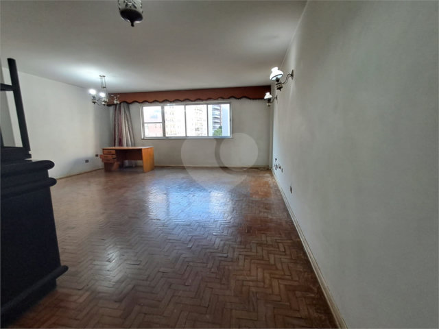 Apartamento à venda com 3 quartos, sendo 1 suíte,  em Paraíso, São Paulo, SP