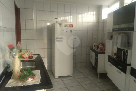 Sobrado à venda com 4 quartos, sendo 1 suíte,  em Jardim Pacaembu, Jundiaí, SP