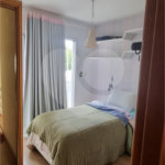 Casa à venda com 4 quartos, sendo 2 suítes, no condomínio Casas de Windsor, São Paulo - SP