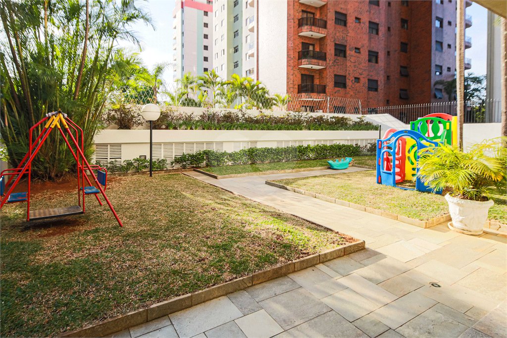 Apartamento à venda com 3 quartos, sendo 1 suíte, em Brooklin, São Paulo, SP