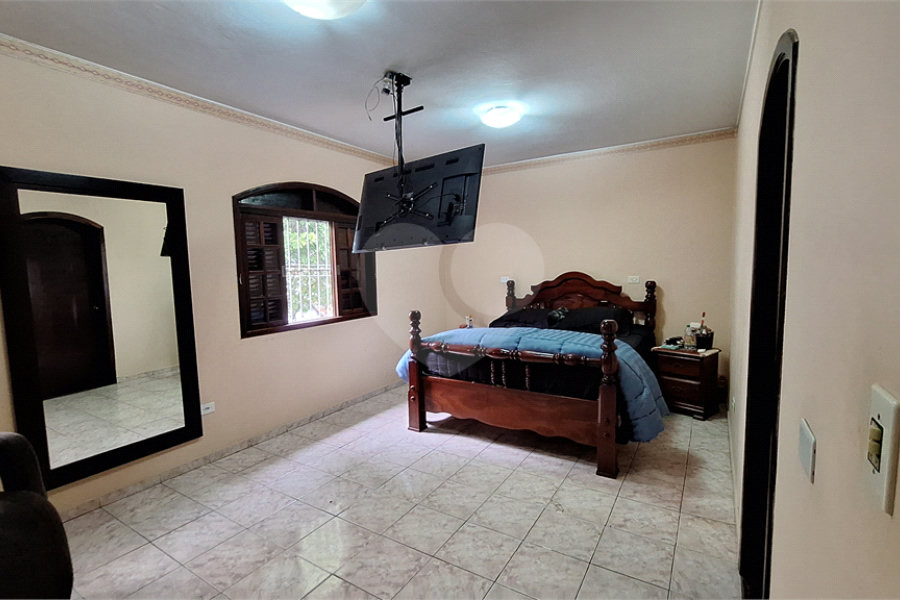 Sobrado à venda com 4 quartos, sendo 1 suíte, em Tremembé, São Paulo, SP