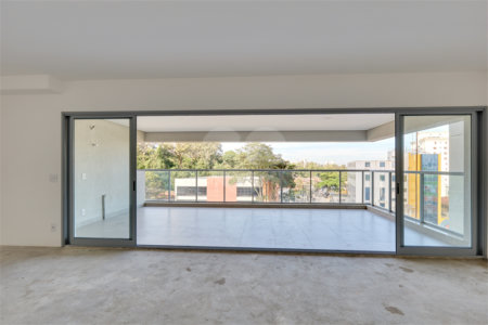 Apartamento à venda com 3 suítes em Jardim Marajoara, São Paulo, SP