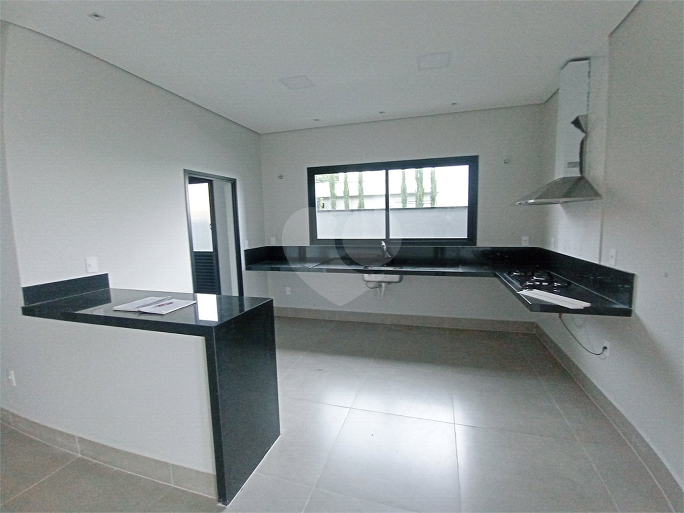 Casa à venda com 3 suítes no condomínio Vita Verdi, Valinhos - SP