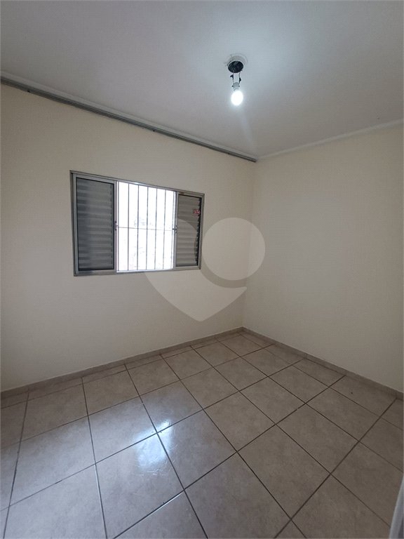 Casa à venda com 3 quartos, sendo 1 suíte, em Jardim Santo Elias, São Paulo, SP