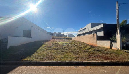 Terreno à venda em Loteamento Residencial Golden Ville, Itapetininga, SP