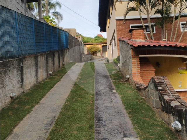 Casa à venda com 4 quartos em Barreiro, Mairiporã, SP