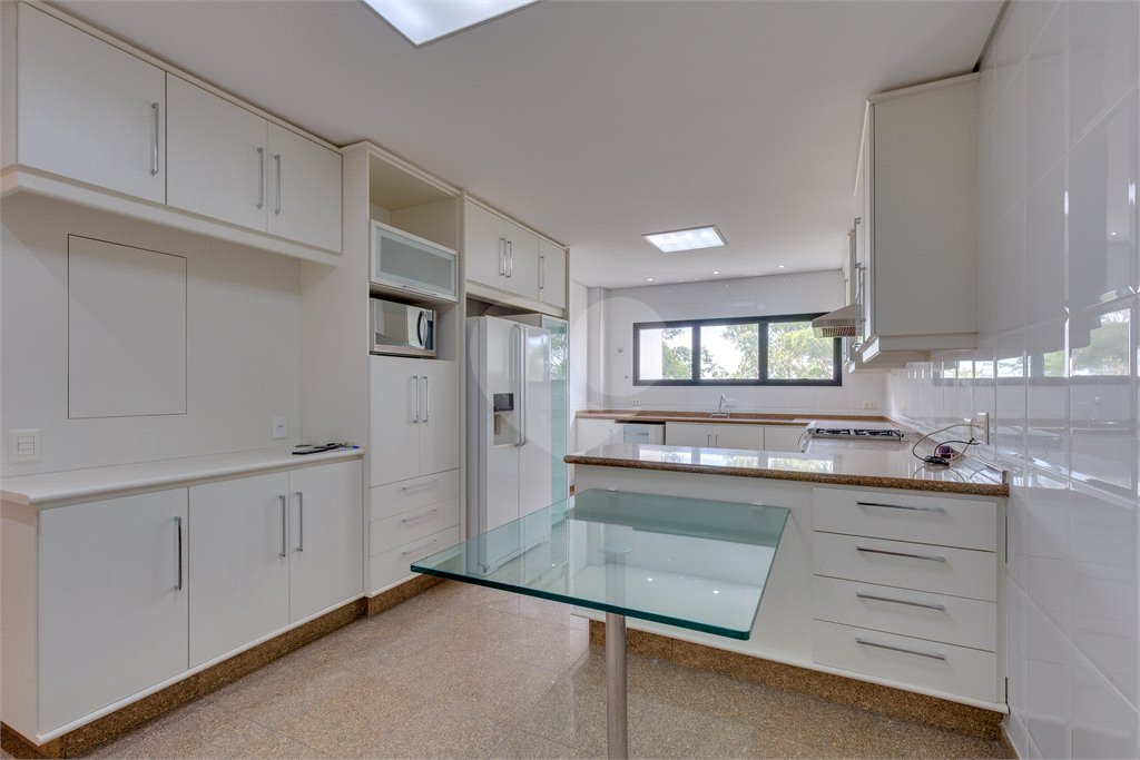 Apartamento à venda com 4 suítes em Jardim Marajoara, São Paulo, SP