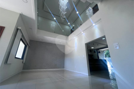 Casa à venda com 3 quartos, sendo 1 suíte, no condomínio Jardim Guarujá, Salto - SP