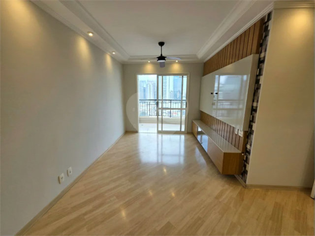 Apartamento à venda com 2 quartos, sendo 1 suíte,  em Granja Julieta, São Paulo, SP