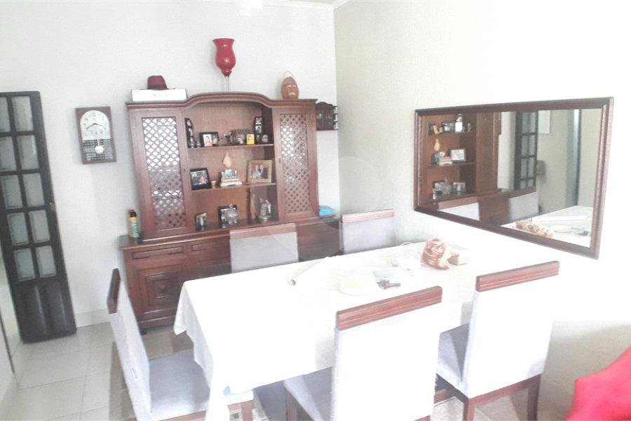 Casa Térrea à venda com 4 quartos, sendo 1 suíte, em Vila Romero, São Paulo, SP