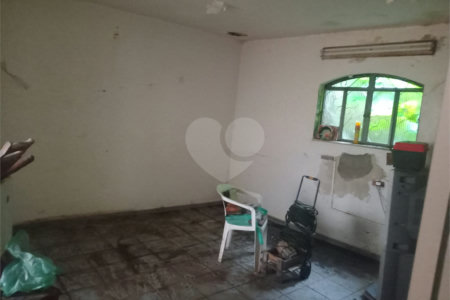 Casa Térrea à venda com 4 quartos em Vila Pita, São Paulo, SP