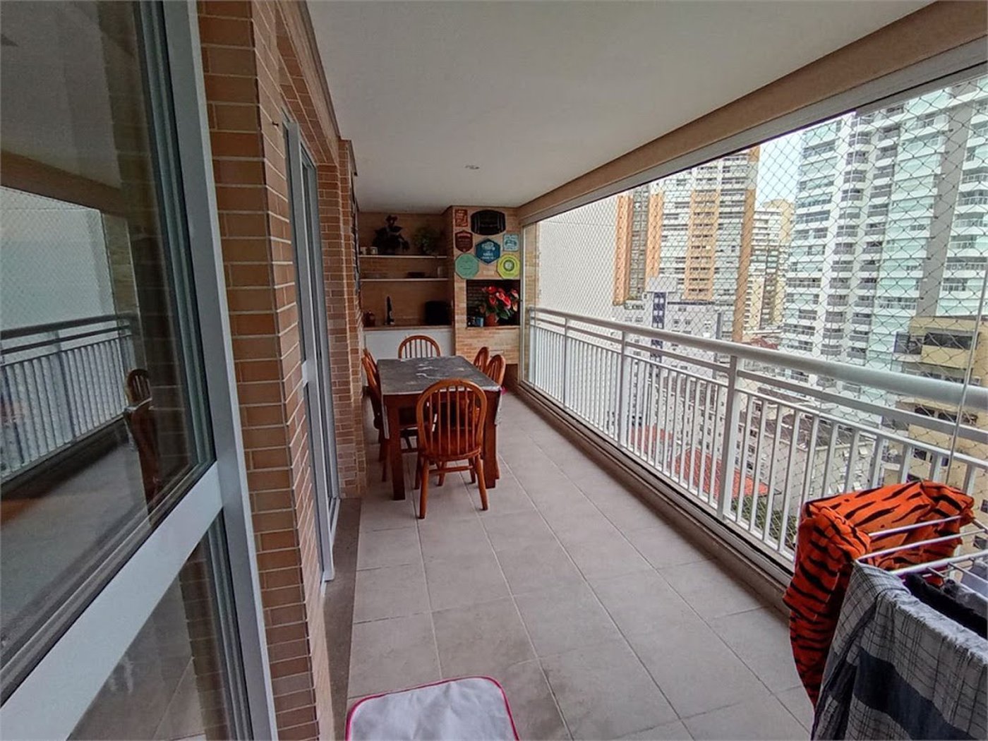 Apartamento Residencial à venda, Gonzaga, Santos - AP0695.