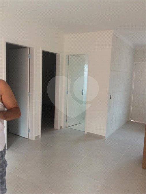 Casa à venda com 2 quartos no condomínio Cristal Boracéia I, Bertioga - SP