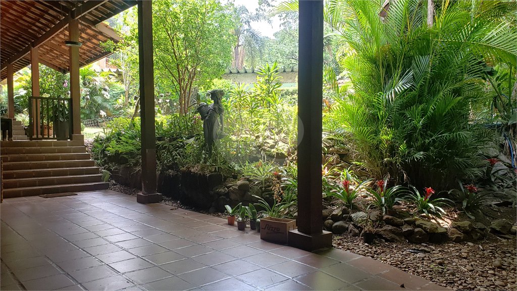 Sobrado à venda com 4 quartos, sendo 2 suítes, em Jardim Marajoara, São Paulo, SP