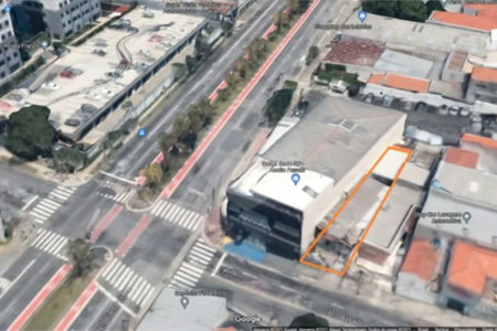 Excelente Casa Comercial no Anália Franco Terreno para LOCAÇÃO e COMPRA.