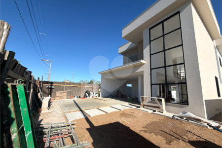 Casa em condomínio à venda com 4 quartos, sendo 3 suítes, em Ogiva, Cabo Frio, RJ