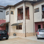 Sobrado à venda com 4 quartos, sendo 2 suítes, em Jardim Quisisana, Poços de Caldas, MG
