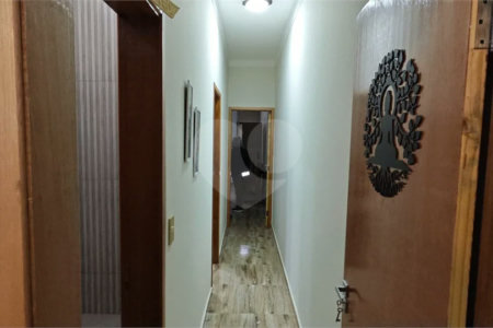 Casa Nova (Apenas 2 Anos) com Suíte: Conforto, Segurança e Localização Privilegiada!