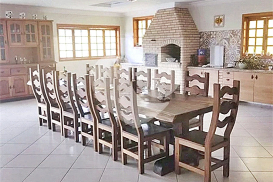 Casa à venda com 4 quartos, sendo 3 suítes, em Luiz Fagundes, Mairiporã, SP