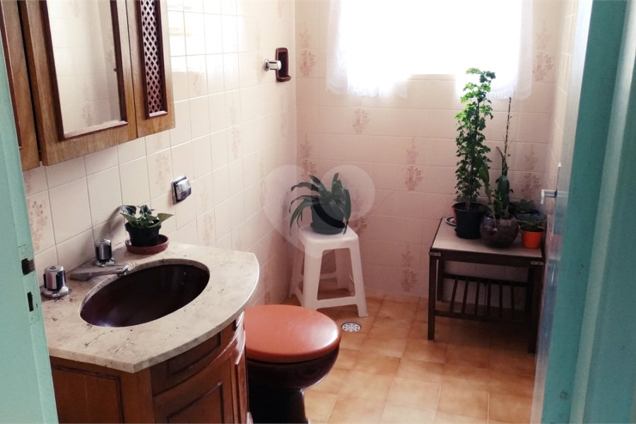 Casa à venda com 4 quartos, sendo 2 suítes,  em Vila Romero, São Paulo, SP