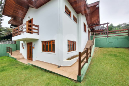 Casa à venda com 4 quartos, sendo 3 suítes, no condomínio Morada da Serra, São José dos Campos - SP