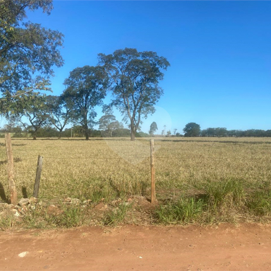 Terreno à venda em Jardim Residencial Iedda, Araraquara, SP