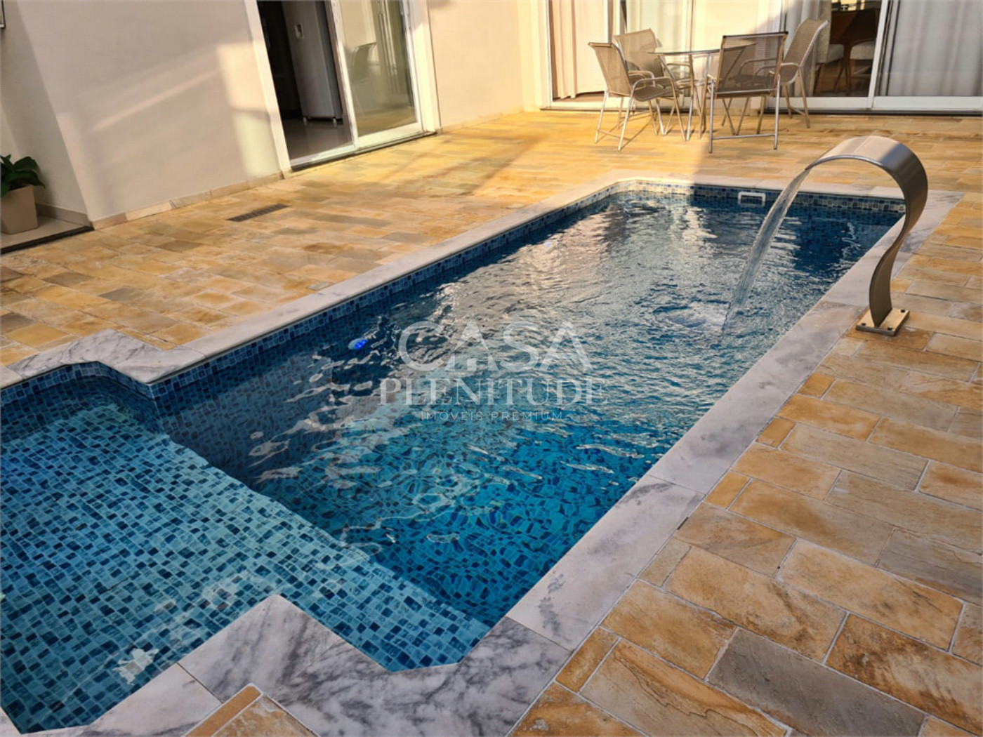 Casa em condomínio à venda com 3 suítes em Lago Azul, Araçoiaba da Serra, SP