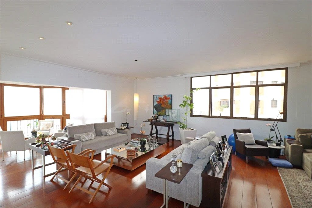 Apartamento à venda com 3 suítes em Vila Suzana, São Paulo, SP