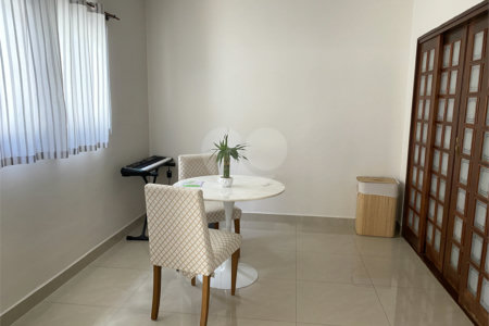 Casa à venda com 3 quartos, sendo 1 suíte, em Jardim das Palmeiras, Valinhos, SP