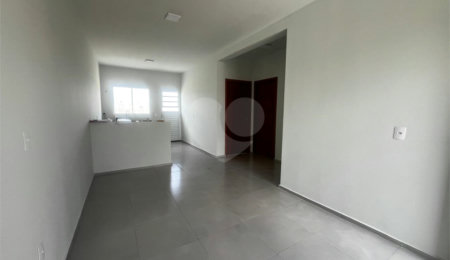 Casa à venda com 2 quartos em Parque Itapê, Itapetininga, SP