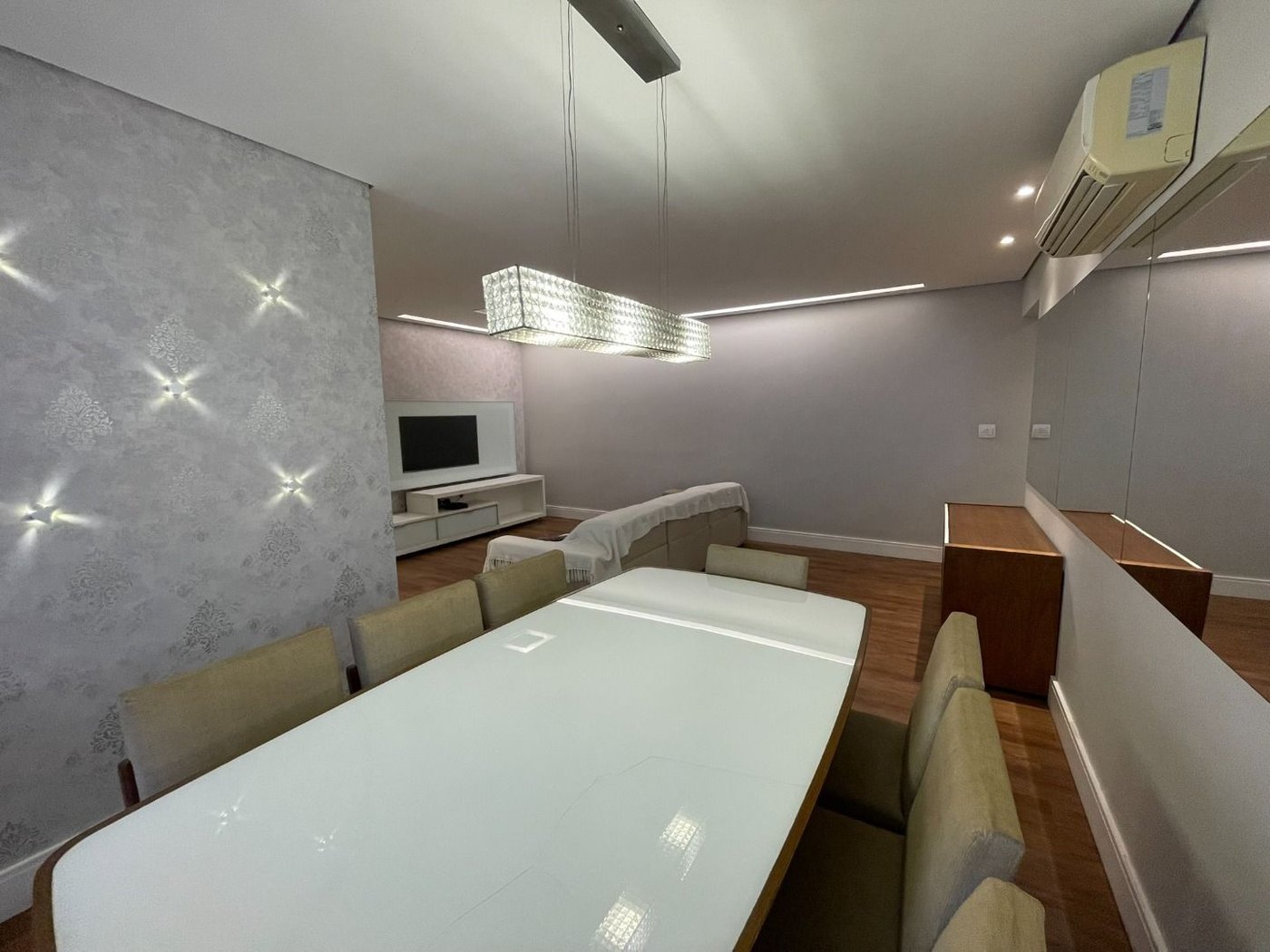 Apartamento 3 dormitórios (1 suíte), vaga para 2 carros, no Boqueirão, Santos