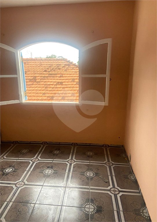 Sobrado à venda com 4 quartos, sendo 2 suítes, em Vila Ruth, Poá, SP