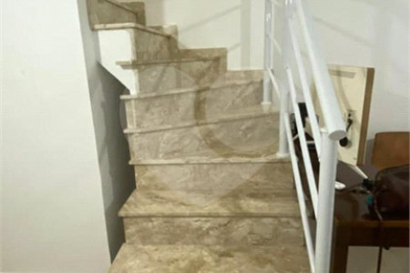 Casa à venda com 3 quartos, sendo 1 suíte, no condomínio Garden Village, São Paulo - SP