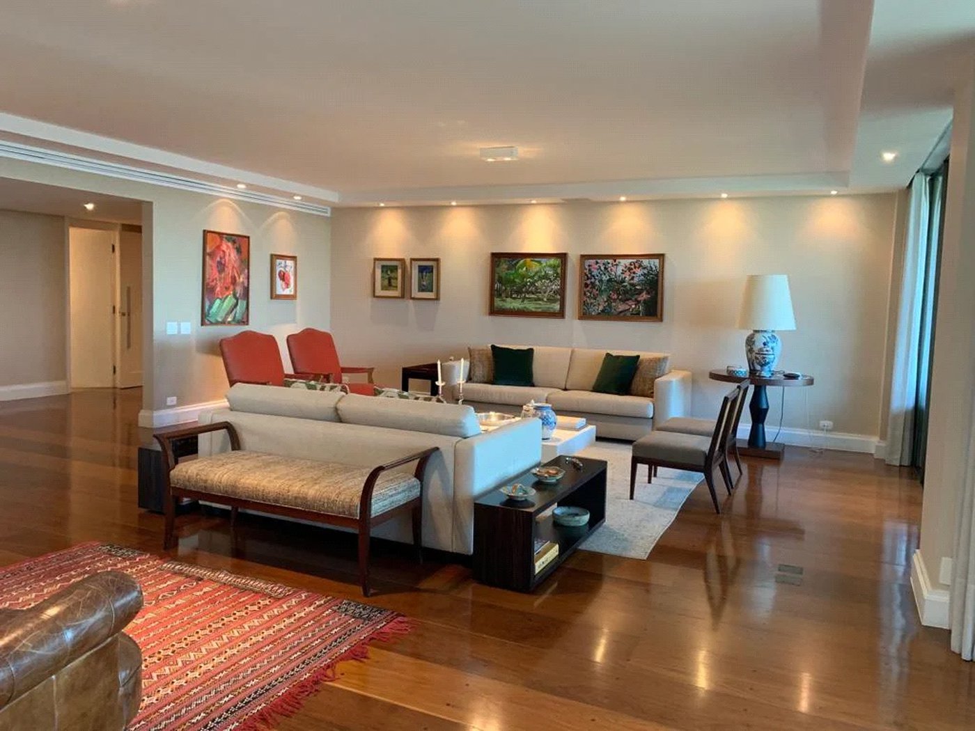 Apartamento à venda com 4 suítes em Vila Suzana, São Paulo, SP