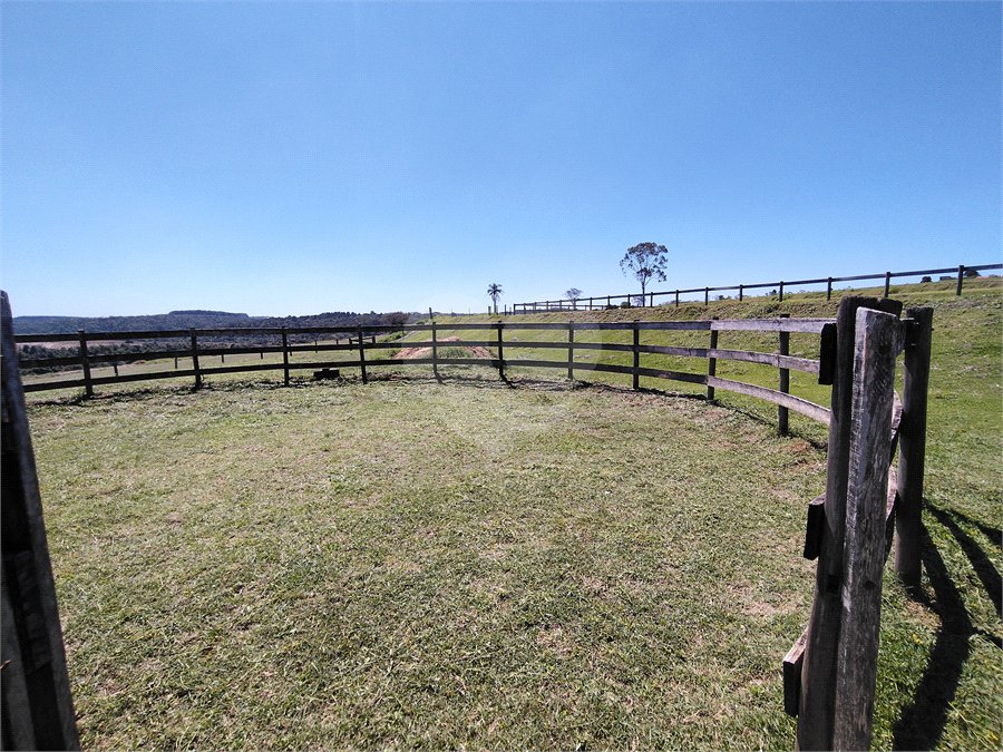 Fazenda para alugar com 3 quartos em Vila Santana, Itapetininga, SP