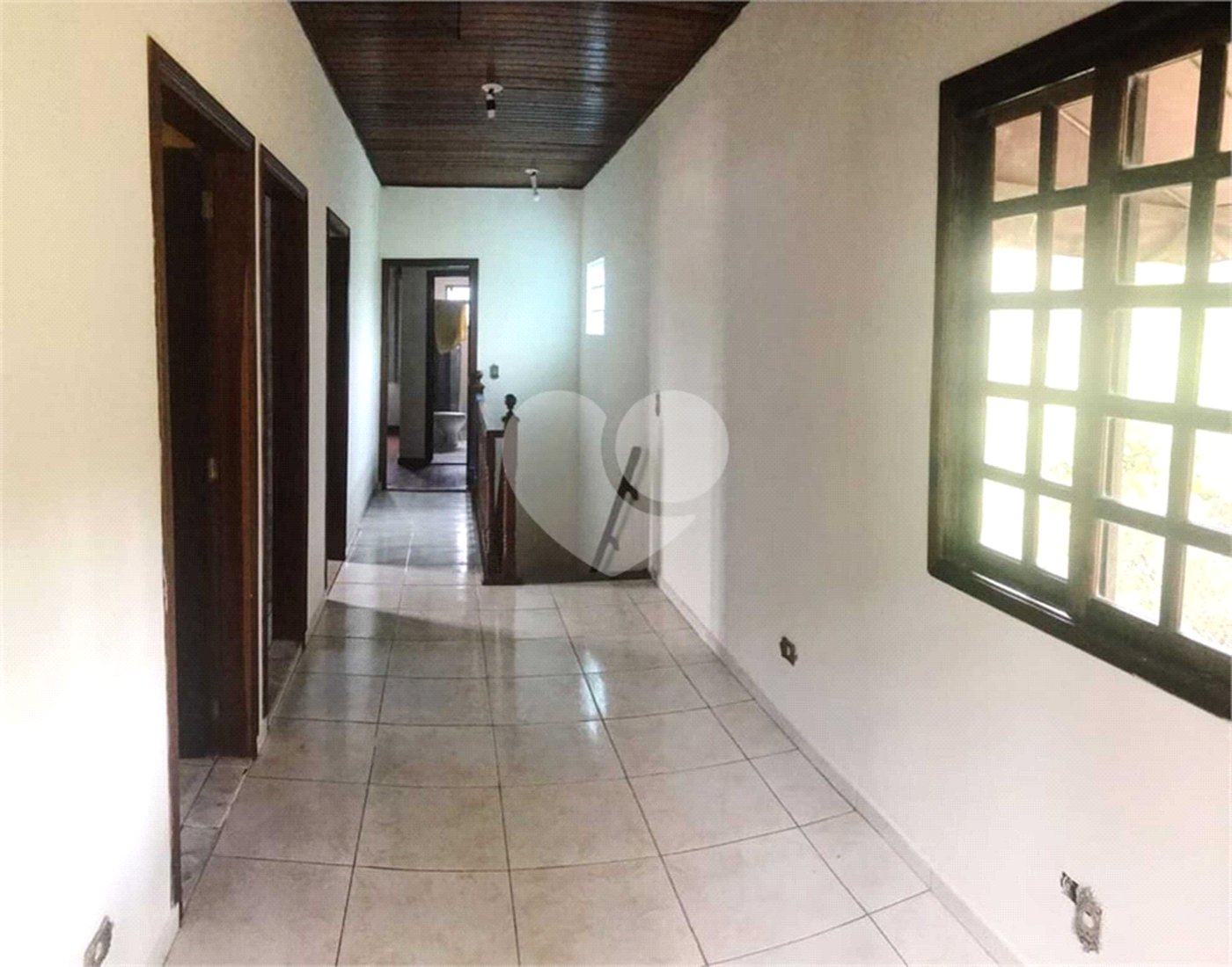 Casa à venda com 3 quartos, sendo 1 suíte, no condomínio Iara Branca, Mairiporã - SP