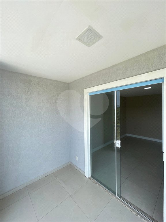 Casa à venda com 3 quartos, sendo 1 suíte, no condomínio Residencial Green Ville, Rio de Janeiro - RJ