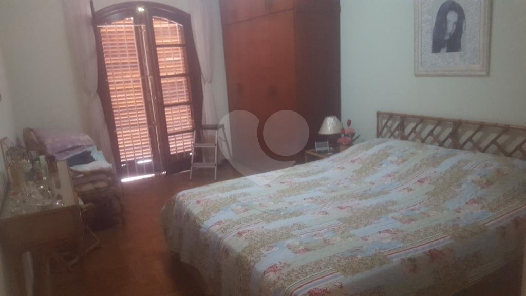 Casa à venda com 3 quartos, sendo 1 suíte, no condomínio Residencial Tremembé, São Paulo - SP