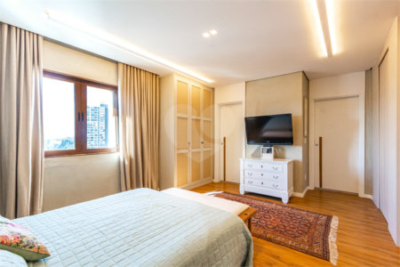 Cobertura à venda com 4 quartos, sendo 2 suítes,  em Santo Amaro, São Paulo, SP